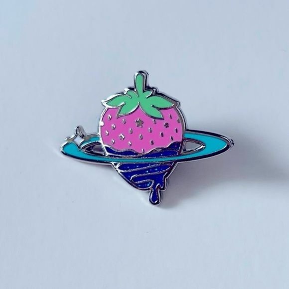 Strawberry Saturn pin enamel glitter dipped planet - Picture 2 of 2